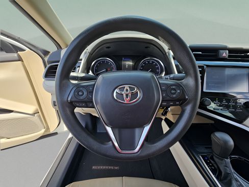 Used 2019 Toyota Camry LE FWD image 21