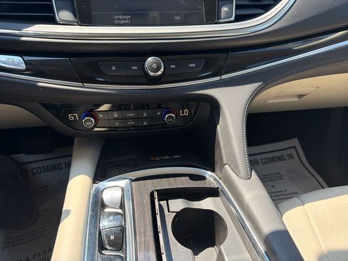 Used 2023 Buick Enclave Essence FWD image 22