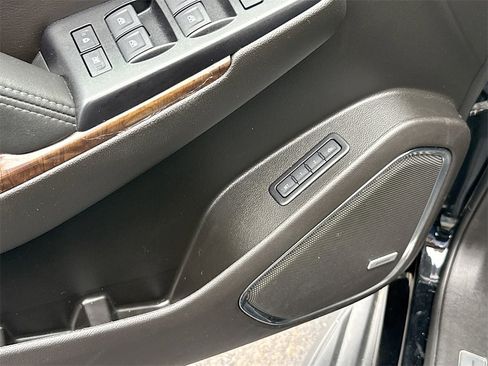 Used 2019 Chevrolet Tahoe LT image 19