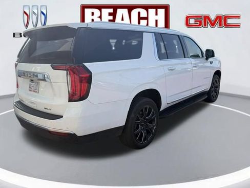 Used 2024 GMC Yukon XL SLT w/ SLT Premium Package AWD/4WD image 2