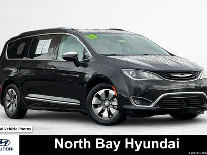Used 2018 Chrysler Pacifica Limited w/ Advanced Safetytec Group
