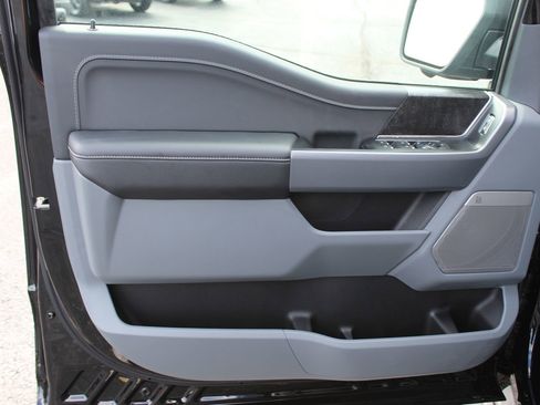 New 2025 Ford F150 Lightning Flash AWD/4WD image 17
