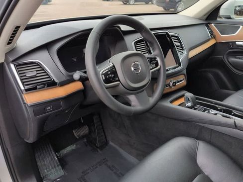 Used 2024 Volvo XC90 B5 Plus AWD/4WD image 2