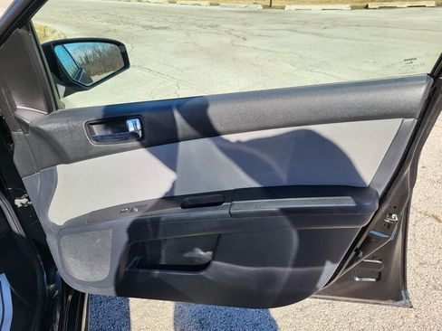 Used 2011 Nissan Sentra 2.0 SR FWD image 27
