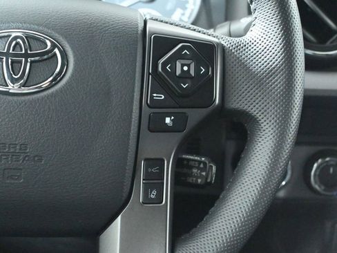 Used 2023 Toyota Tacoma TRD Sport image 17