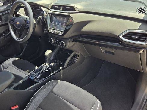 Certified 2021 Chevrolet TrailBlazer LT w/ Convenience Package FWD image 18