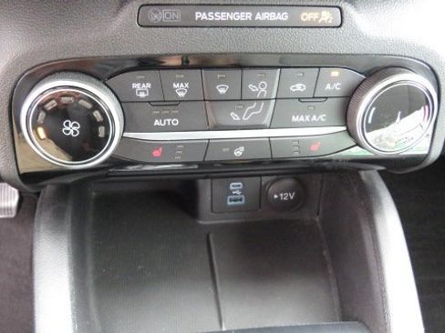 Certified 2022 Ford Escape SE w/ Cold Weather Package image 14