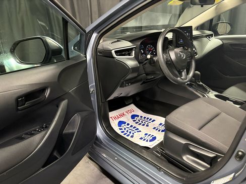 Used 2025 Toyota Corolla LE FWD image 21