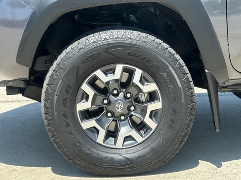Used 2019 Toyota Tacoma TRD Off-Road AWD/4WD image 25