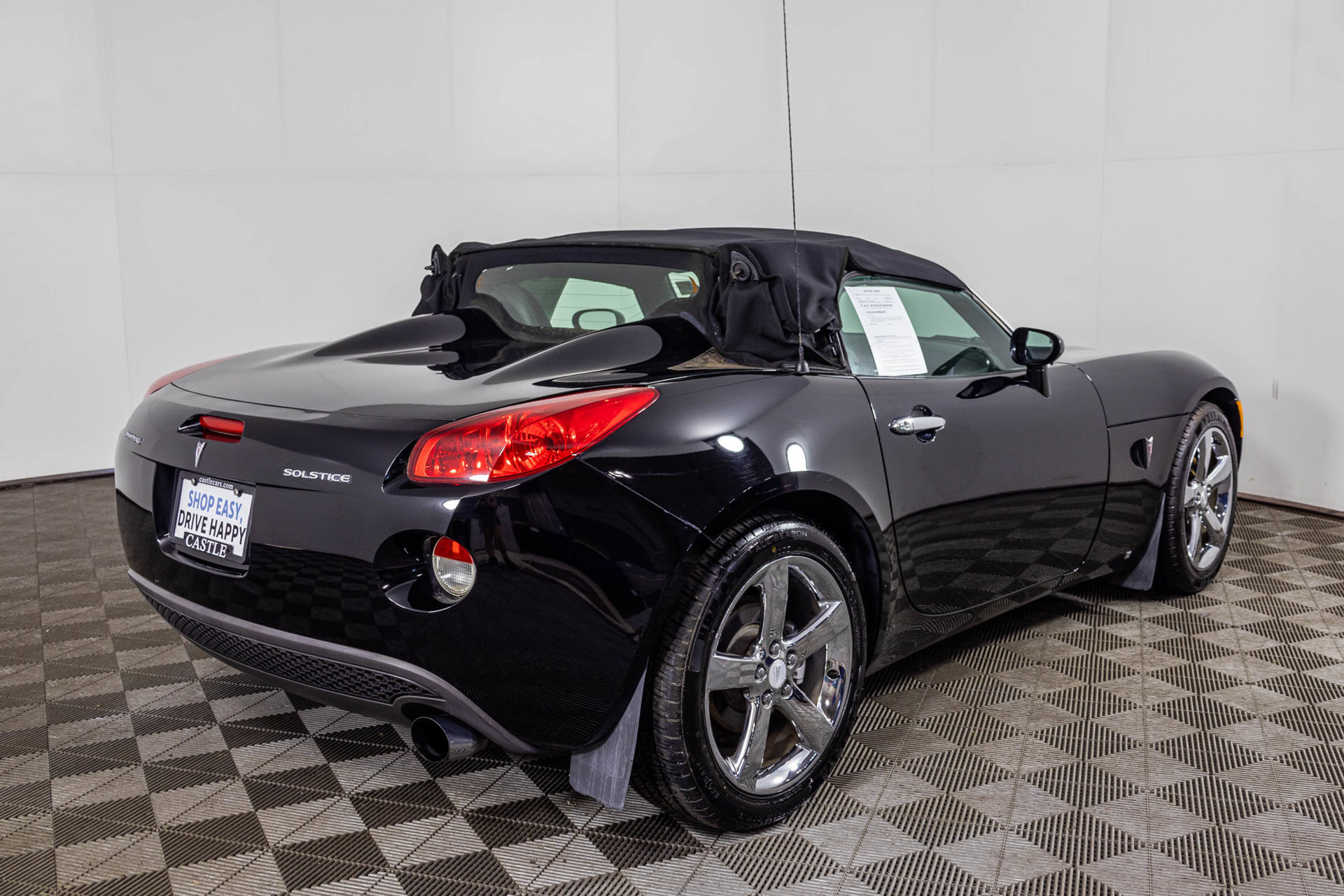 Used 2006 Pontiac Solstice Convertible w/ Premium Package RWD image 14