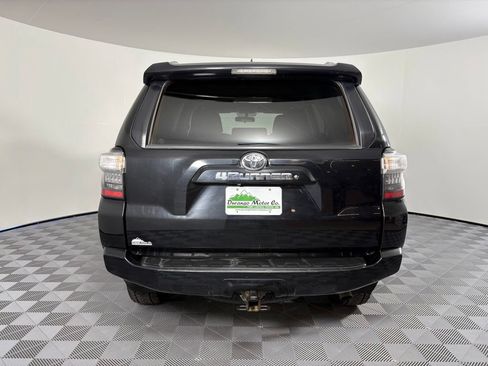 Used 2015 Toyota 4Runner SR5 AWD/4WD image 9