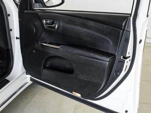Used 2015 Toyota Avalon Limited FWD image 34
