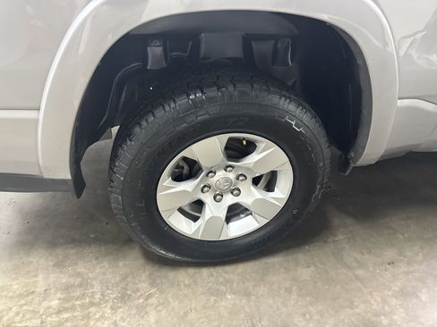 Used 2025 RAM 1500 Big Horn AWD/4WD image 32