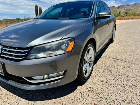 Used 2014 Volkswagen Passat TDI SE image 12