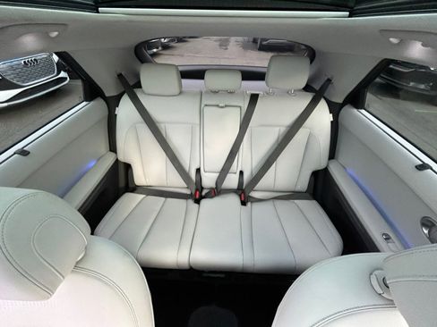 Used 2024 Hyundai Ioniq 5 Limited image 57