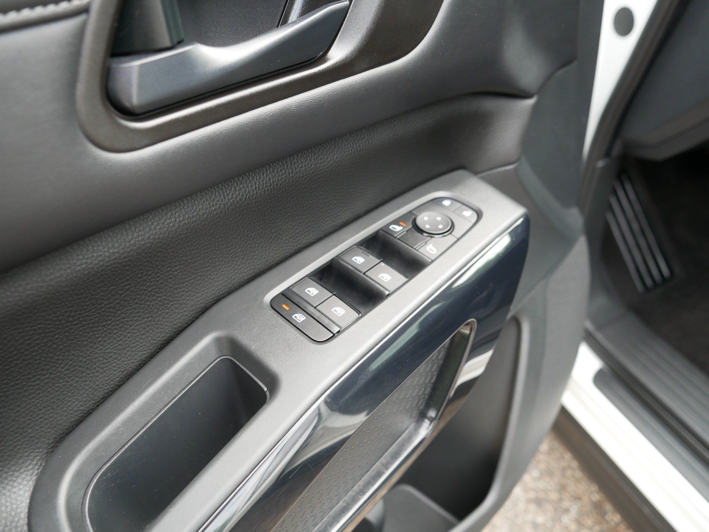 Certified 2024 Nissan Pathfinder SV AWD/4WD image 19