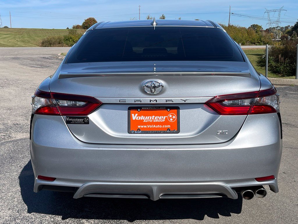 Used 2022 Toyota Camry SE FWD image 9