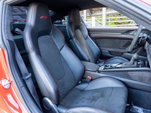 Certified 2022 Porsche 911 GT3 RWD image 53