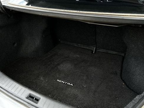 Used 2015 Nissan Sentra SR FWD image 33