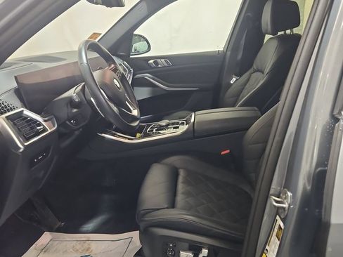 Used 2025 BMW X5 xDrive50e w/ Climate Comfort Package AWD/4WD image 3