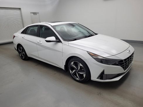 Used 2022 Hyundai Elantra SEL w/ Convenience + Premium Package FWD image 11