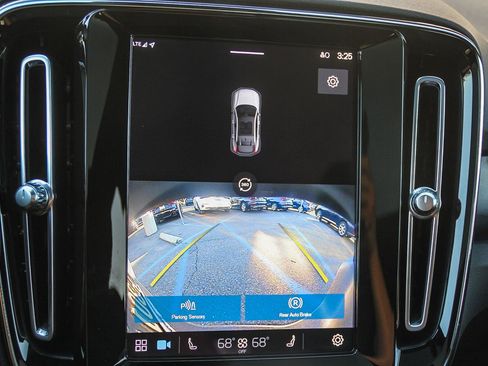 Used 2023 Volvo C40 P8 Recharge Plus w/ Protection Package Premier image 27