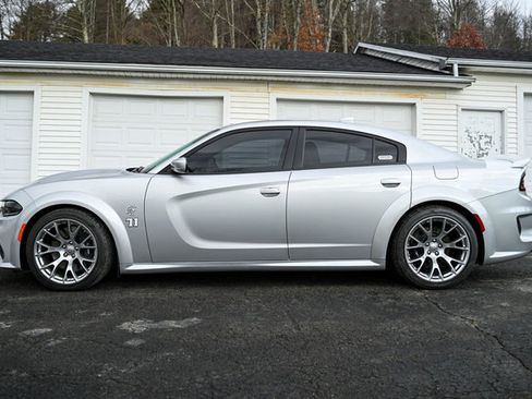 Used 2020 Dodge Charger SRT Hellcat w/ Navigation & Travel Group image 3