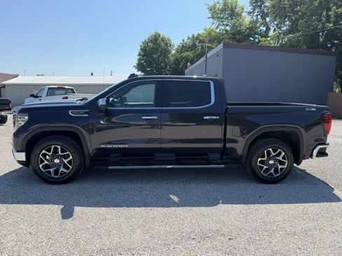 Used 2023 GMC Sierra 1500 SLT w/ SLT Premium Package AWD/4WD image 2