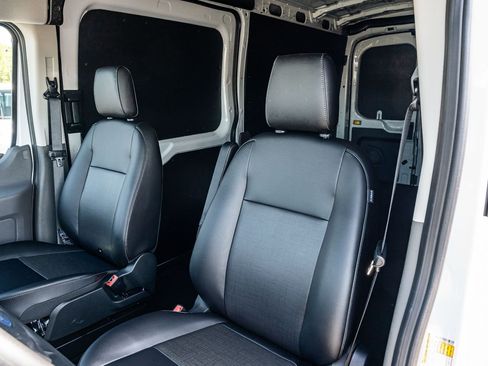 New 2026 Ford Transit 250 148 Medium Roof w/ Load Area Protection Package RWD image 16
