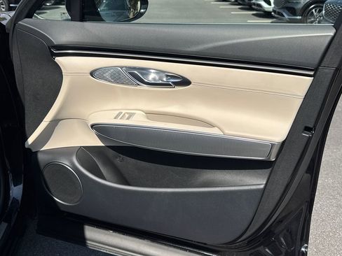 Used 2023 Genesis GV70 2.5T w/ Select Package image 14