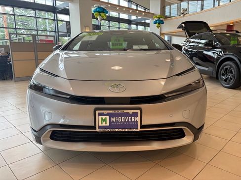 New 2026 Toyota Prius Plug-In Hybrid FWD image 9