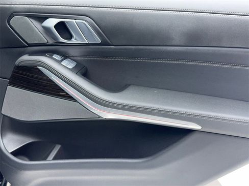 Used 2024 BMW X7 xDrive40i image 52