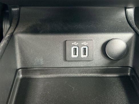 Used 2019 Ford Fusion SE image 31