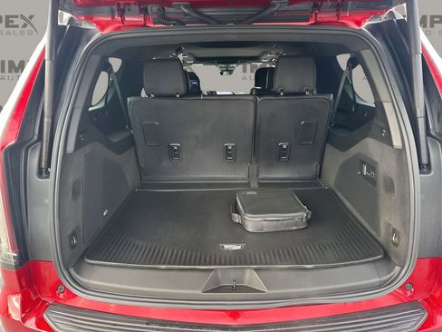 Used 2024 Cadillac Escalade ESV Premium Luxury Platinum image 32