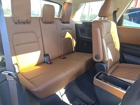 New 2026 Nissan Pathfinder Platinum image 35