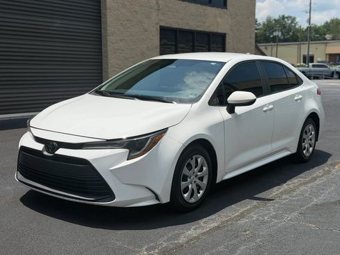 Used 2024 Toyota Corolla LE FWD image 2