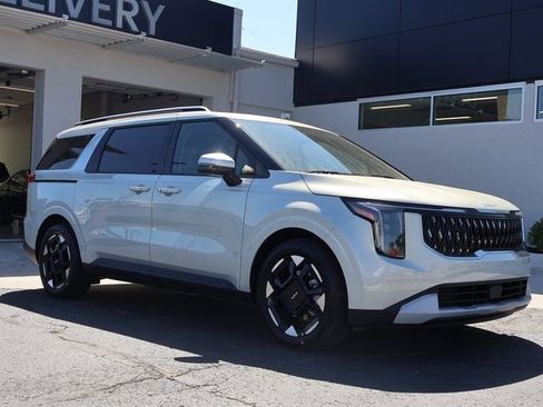 New 2026 Kia Carnival EX FWD image 1