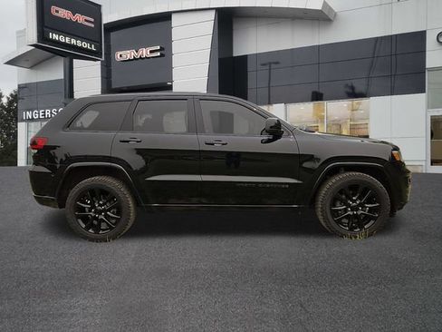 Used 2018 Jeep Grand Cherokee Altitude AWD/4WD image 26