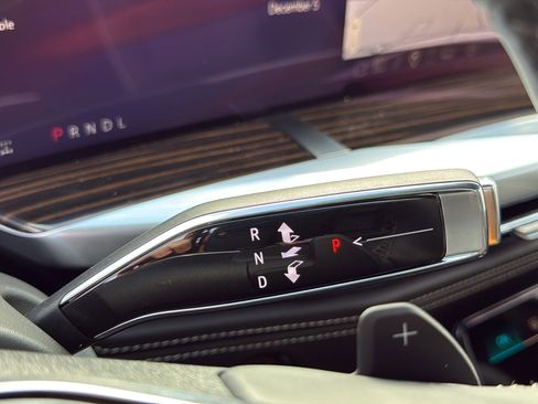 New 2026 Cadillac Escalade Luxury image 18