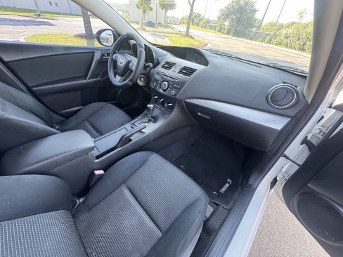 Used 2012 MAZDA MAZDA3 i Touring FWD image 10
