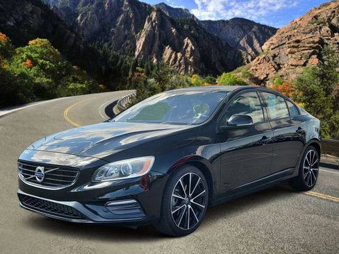 Used 2018 Volvo S60 T5 Dynamic w/ Vision Package FWD image 5