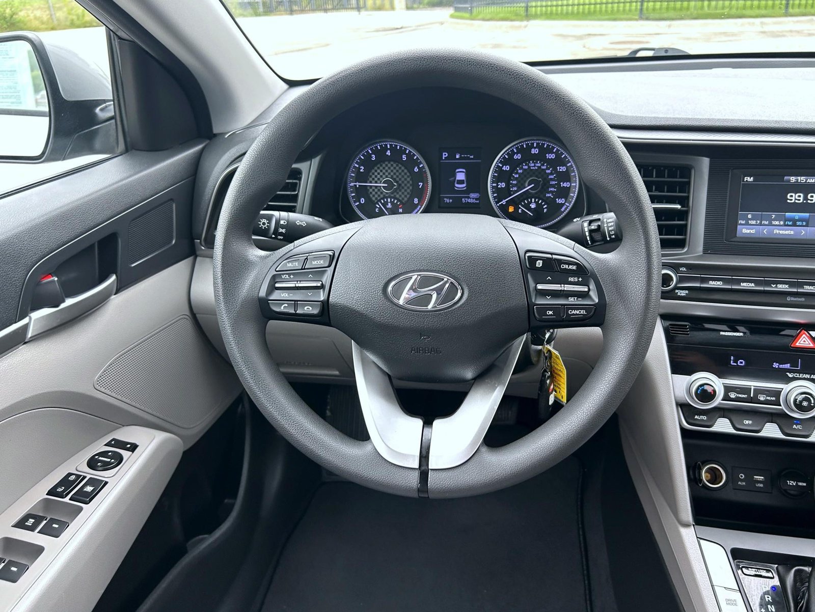 Used 2020 Hyundai Elantra SE FWD image 12