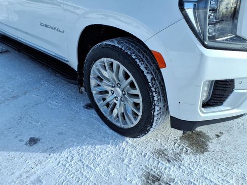 Certified 2023 GMC Yukon XL Denali image 4