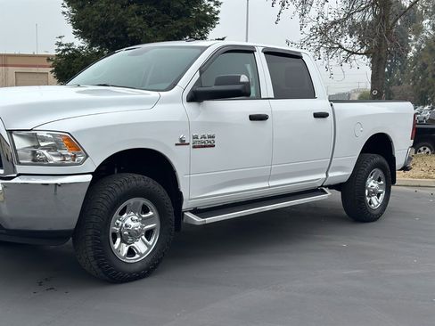 Used 2018 RAM 2500 Tradesman w/ Chrome Appearance Group image 9