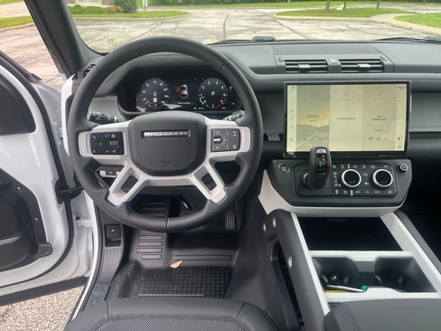 New 2026 Land Rover Defender 110 S AWD/4WD image 13