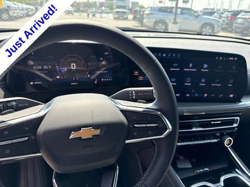 Used 2026 Chevrolet Traverse LT FWD image 10