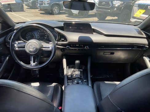 Used 2020 MAZDA MAZDA3 Hatchback w/ Premium Package FWD image 17