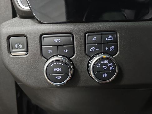 Used 2025 GMC Sierra 1500 Elevation w/ Elevation Premium Package AWD/4WD image 25