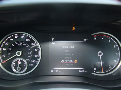 Used 2023 Genesis G70 2.0T w/ Sport Prestige Package image 19