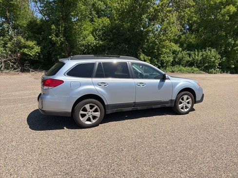 Used 2014 Subaru Outback 2.5i Limited w/ Moonroof Package AWD/4WD image 19